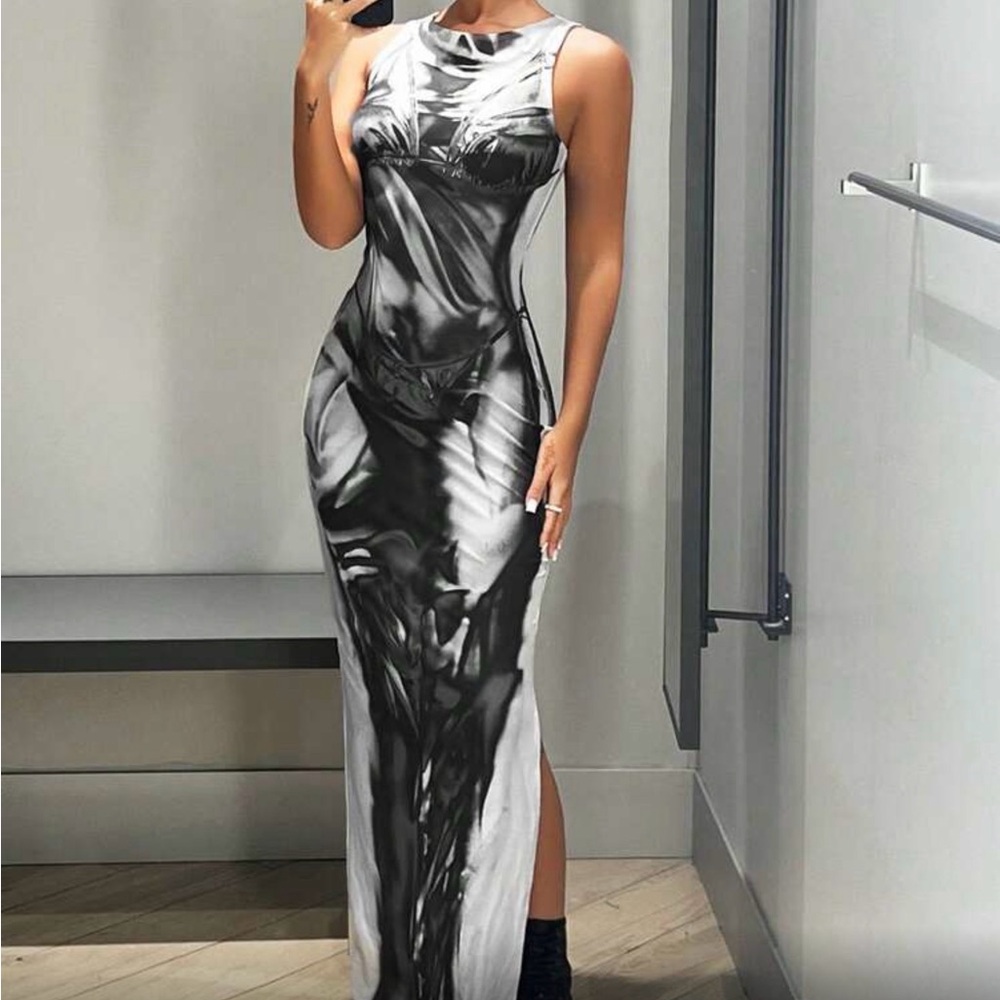 Sleek Black & White Abstract bodycon Dress